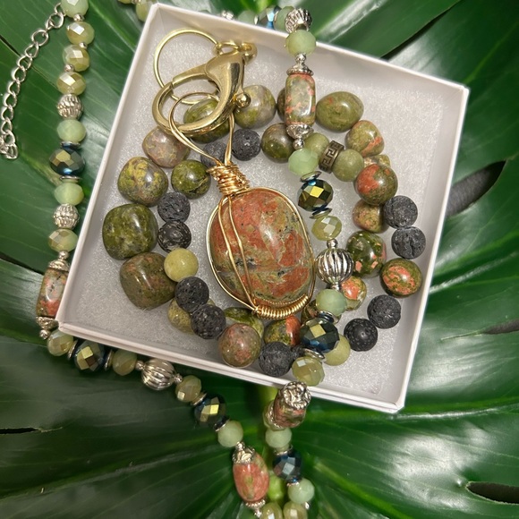 UNIKITE wire wrapped crystal keychain pendant bracelets & necklace set - Picture 3 of 6